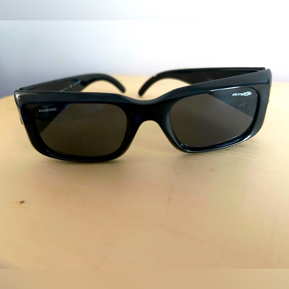 🔥 Vintage Arnette Sunglasses – Black Wrap Y2K Surf Skate Dirty Harry Polarized